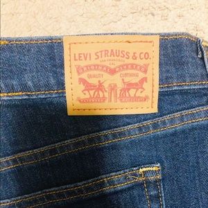 Levi’s high wasted wedgie fit